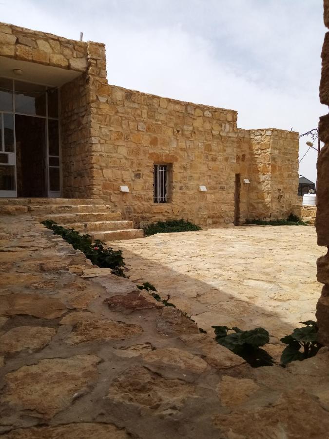 Wadi Dana Lodge - نزل وادي ضانا Экстерьер фото